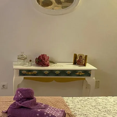 Domus Alfileritos Apartment