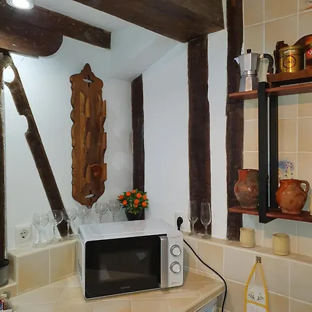 Domus Alfileritos Apartment